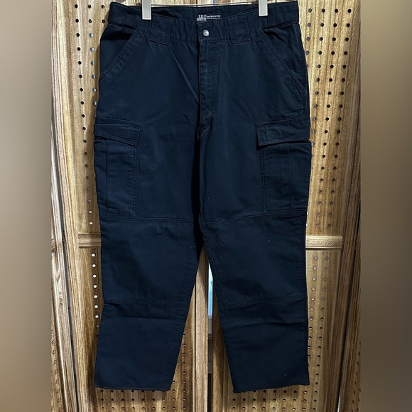 EUC Navy 5.11 Tactical Series Cargo Pants Large 35 1/2 - 39 Adjustable Waist - Picture 3 of 9